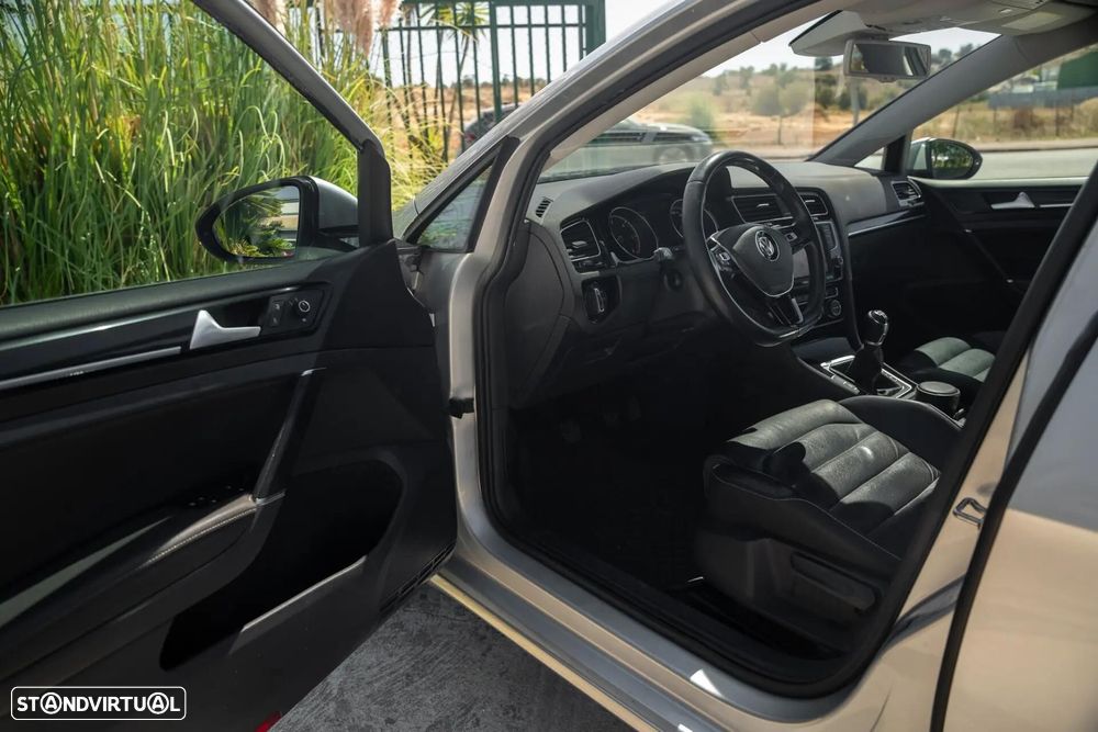 VW Golf 1.6 TDi Highline - 15