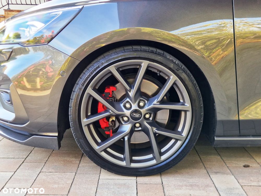 Ford Focus 2.0 EcoBlue ST - 36