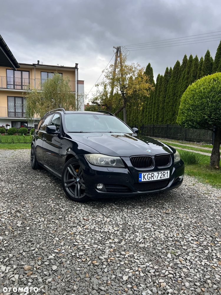 BMW Seria 3 318i Touring - 1