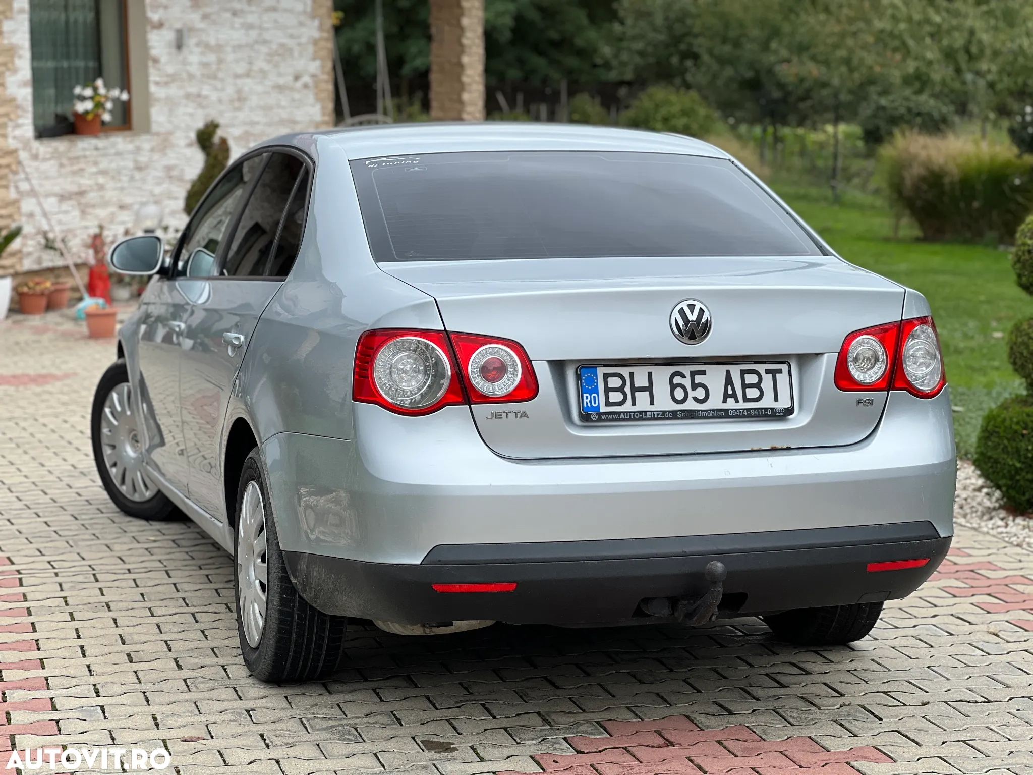 Volkswagen Jetta 1.6 FSI Comfortline - 4