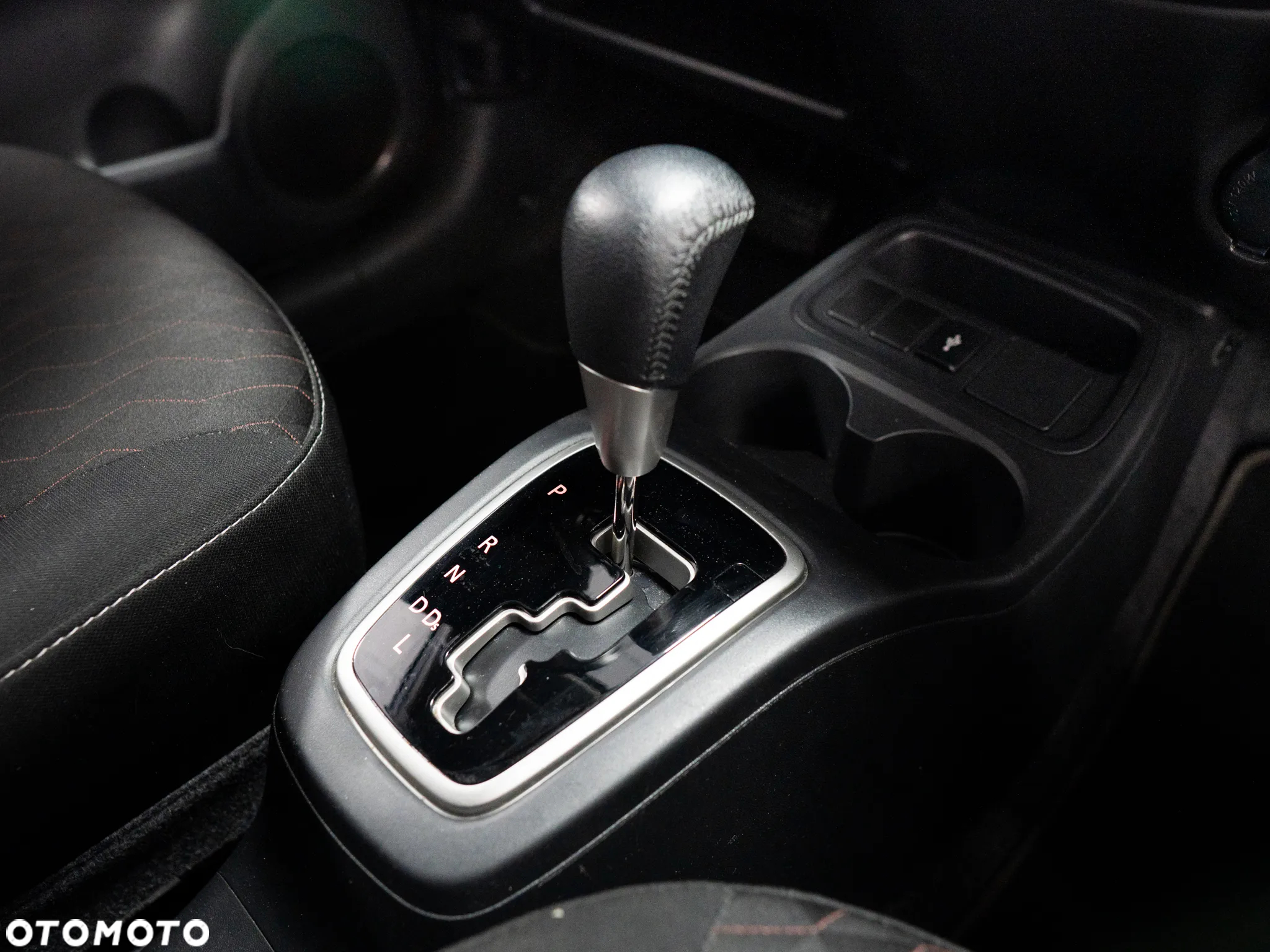 Mitsubishi Space Star 1.2 Intense CVT - 31