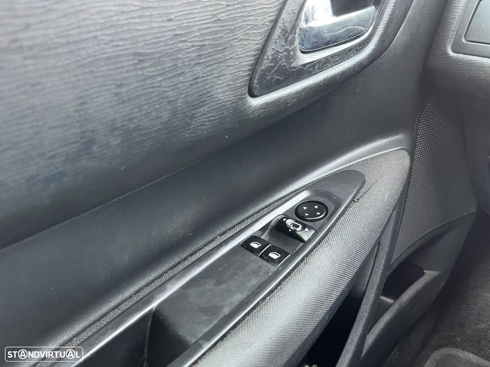 Citroën C4 1.6 HDi VTR Pack - 17