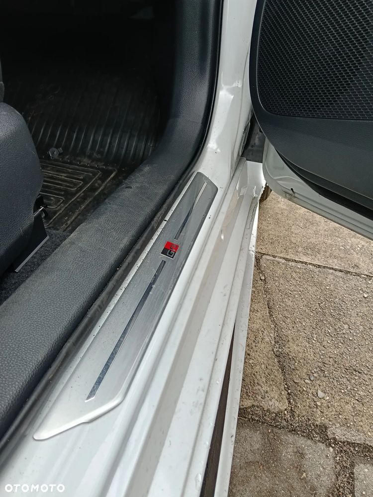 Toyota Corolla 1.8 Hybrid GR Sport Dynamic - 19