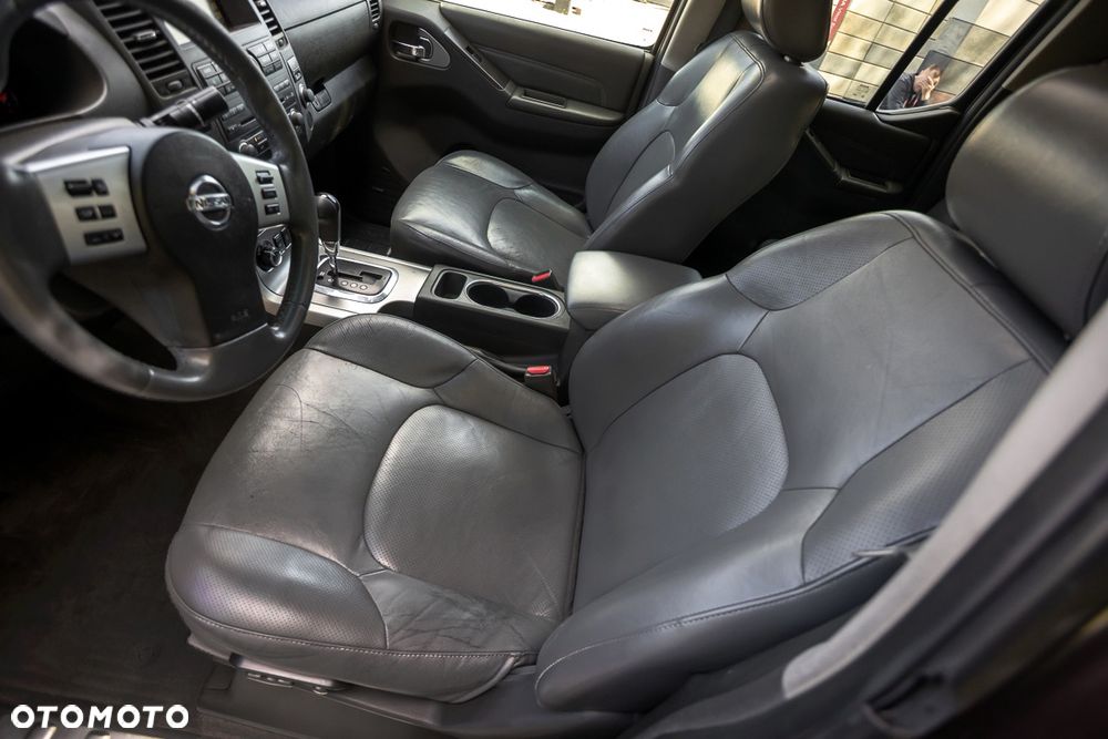 Nissan Navara 3.0 D V6 Platinum Long EU5 - 21