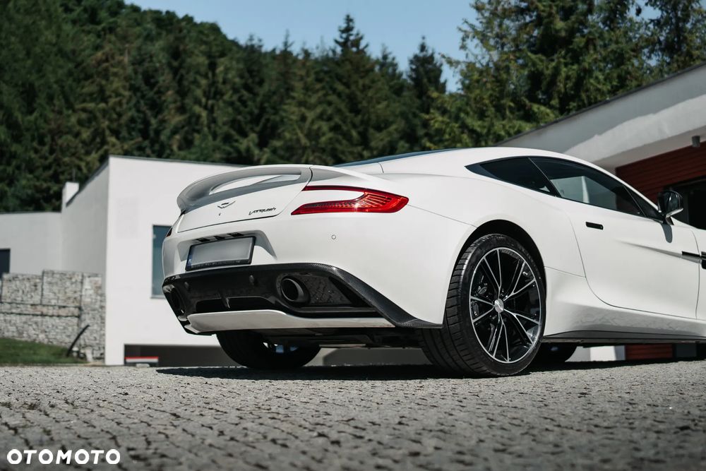 Aston Martin Vanquish Standard - 15