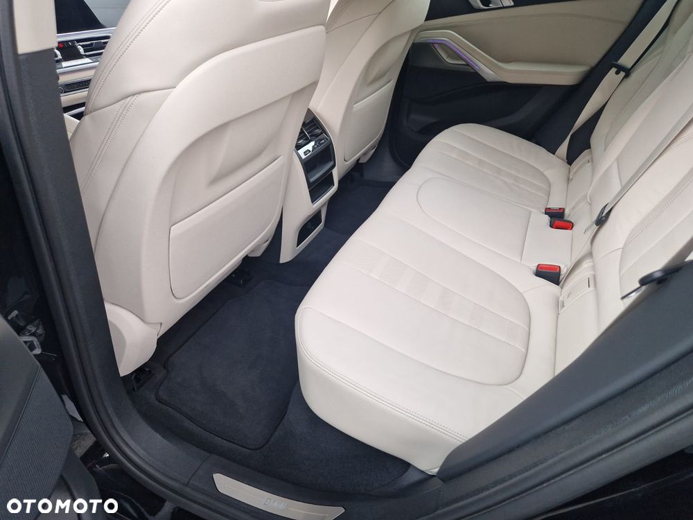 BMW X6 xDrive30d - 14