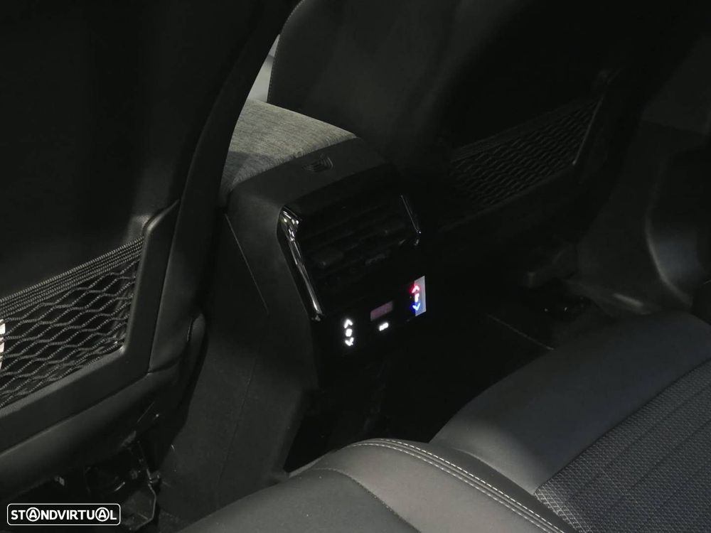 Peugeot 5008 Hybrid 136 e-DSC GT - 17