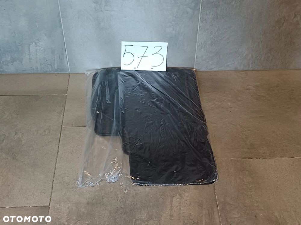 NR 573 Nowe oryginalne dywaniki welurowe do Skoda Octavia III komplet - 1