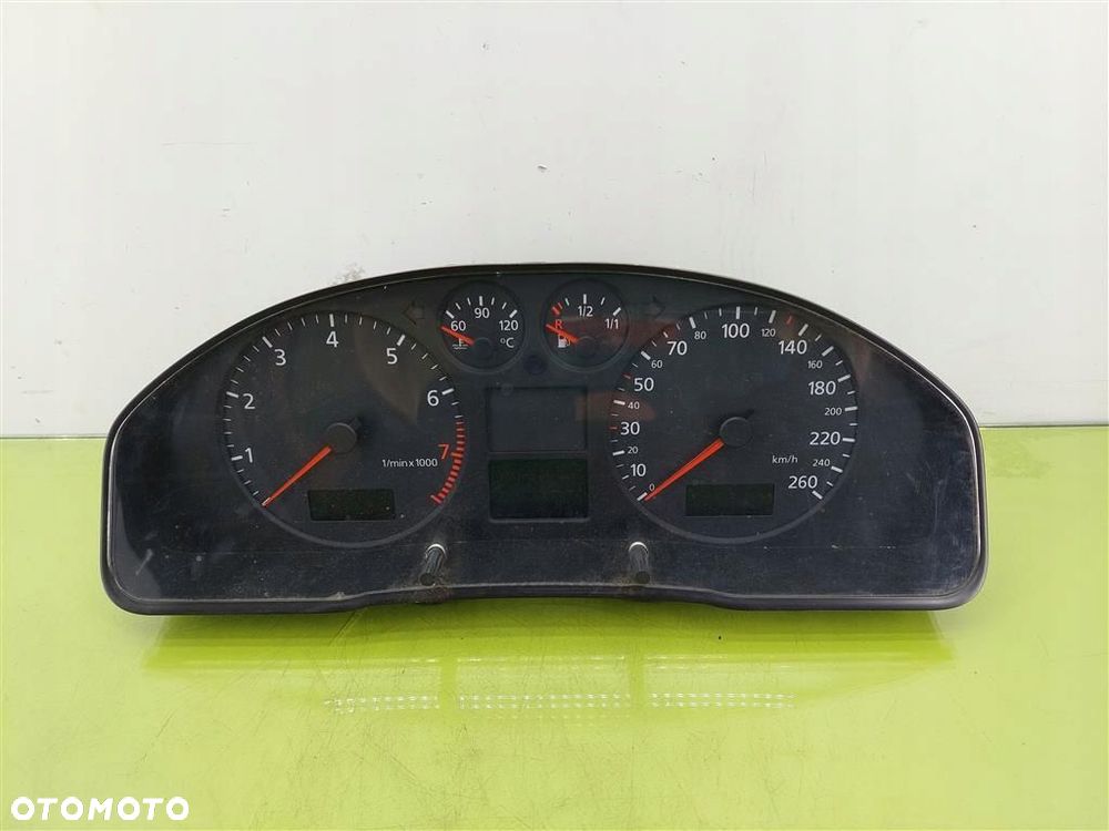 Licznik Audi A4 B5 1,6 8V B 1995-2001 R 8D0920901D 09053412021 - 1