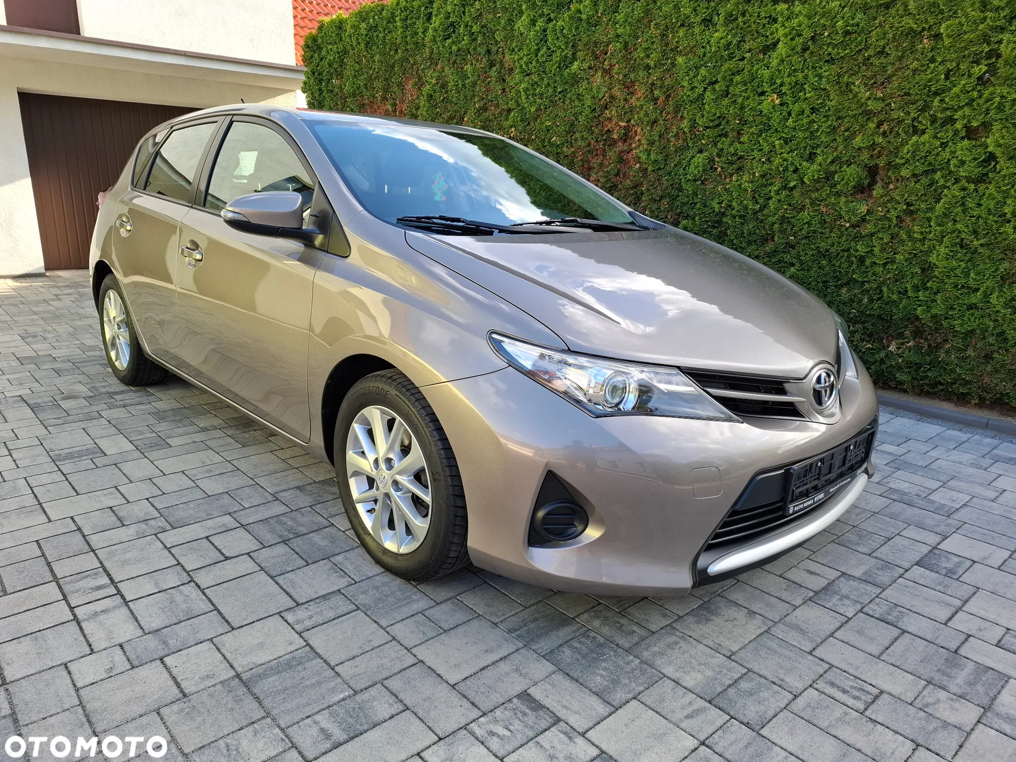 Toyota Auris - 2