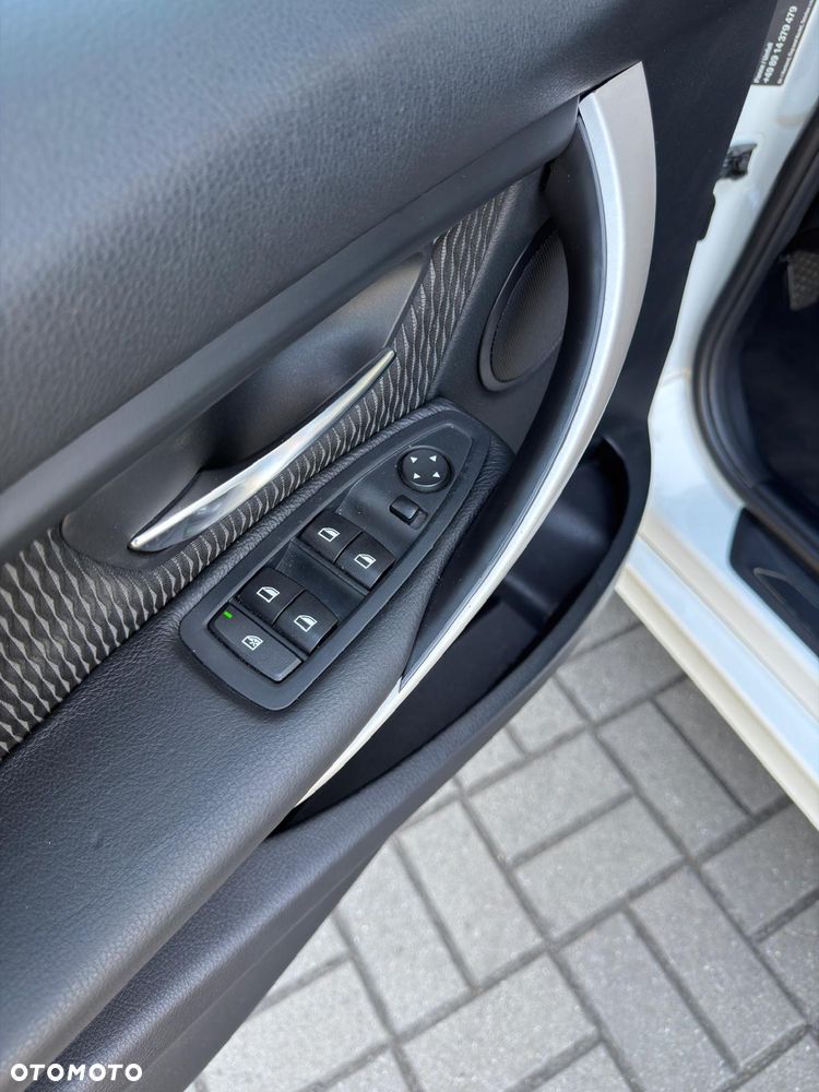 BMW Seria 3 325d - 8