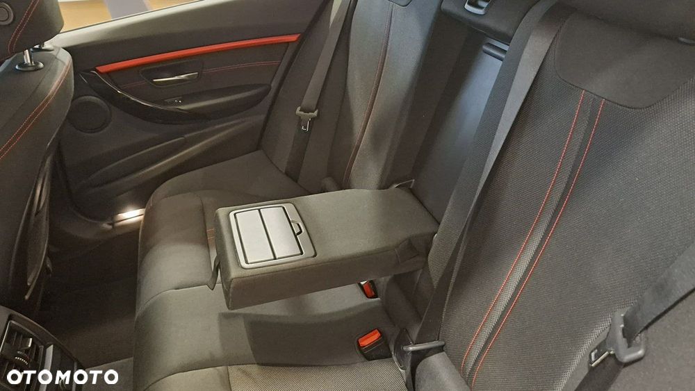 BMW Seria 3 318d Advantage - 24