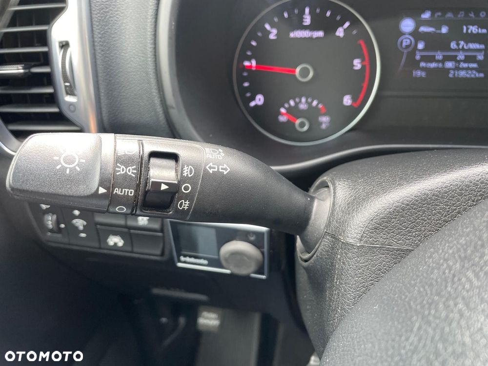 Kia Sportage 1.7 CRDI 2WD ISG Dream-Team Edition - 36