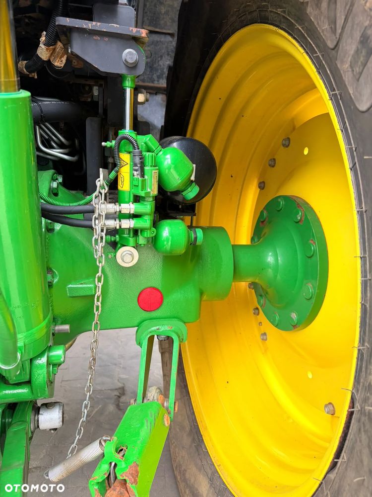 John Deere 6215R - 18