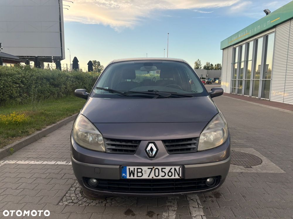 Renault Scenic 2.0 16V Emotion Plus - 11