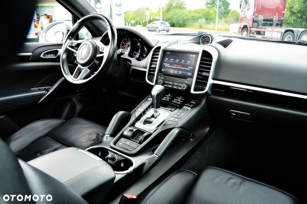 Porsche Cayenne Platinum Edition - 9