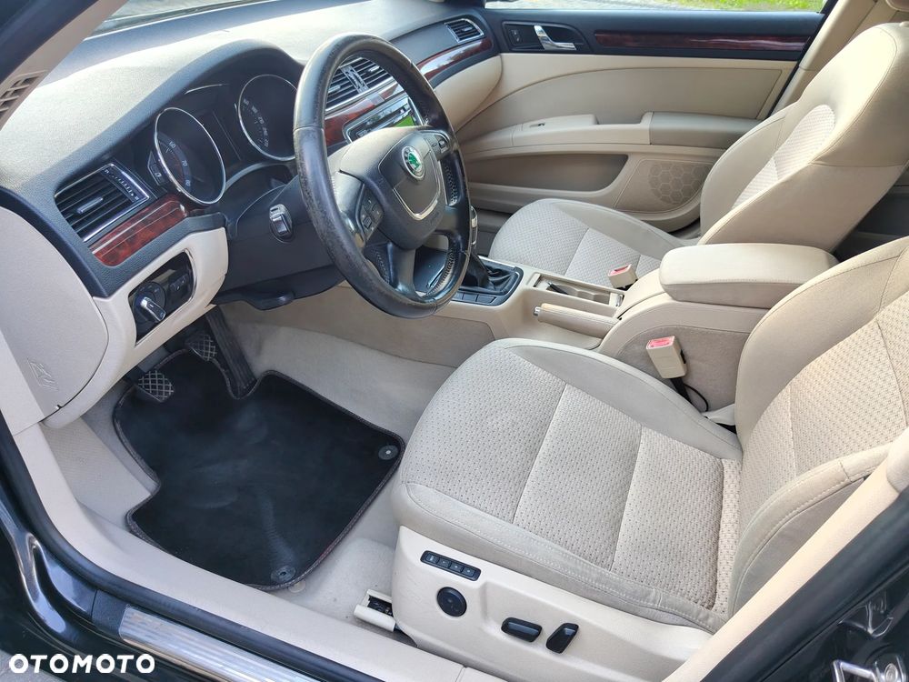 Skoda Superb 1.8 TSI Ambition - 14