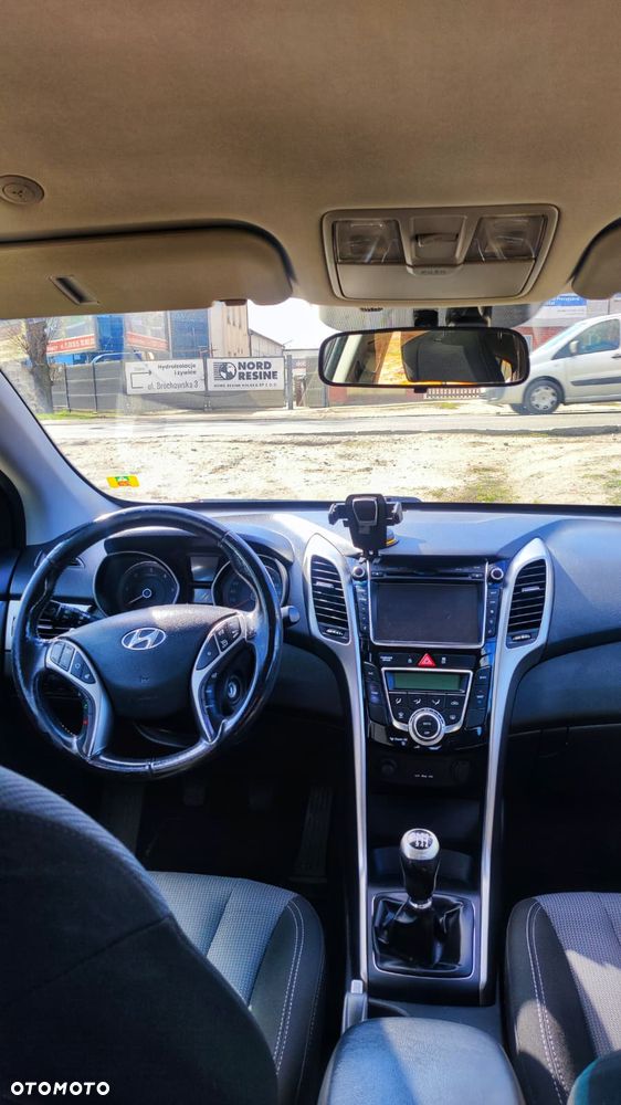 Hyundai i30 blue 1.6 CRDi Trend - 11