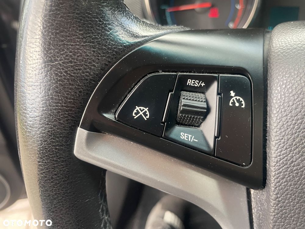 Chevrolet Cruze - 11