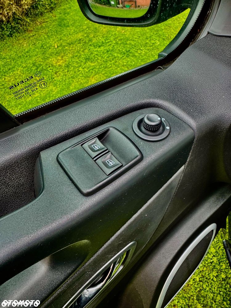 Opel Vivaro - 20