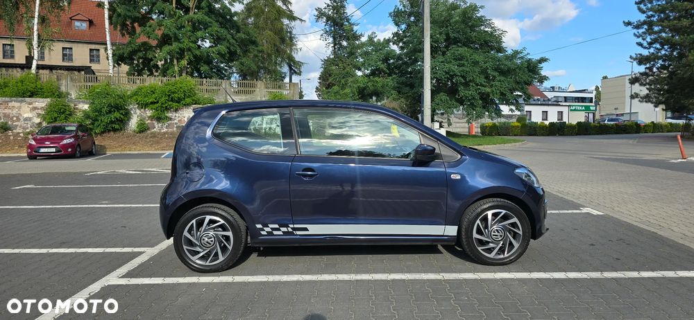 Volkswagen Up 2012 photo 2