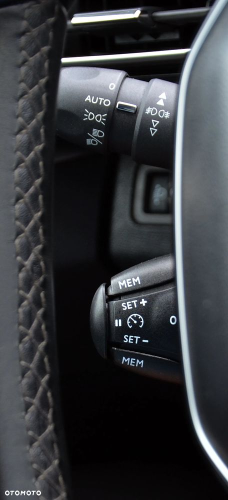 Peugeot 3008 1.5 BlueHDi Allure S&S - 16
