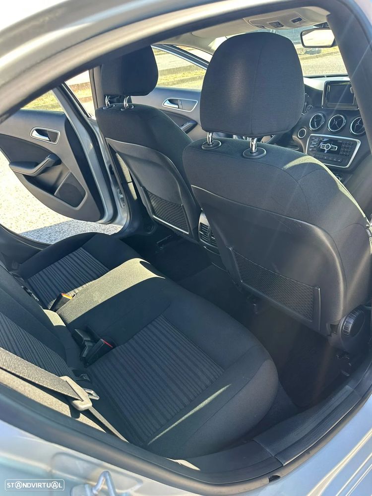 Mercedes-Benz A 180 CDI (BlueEFFICIENCY) - 22