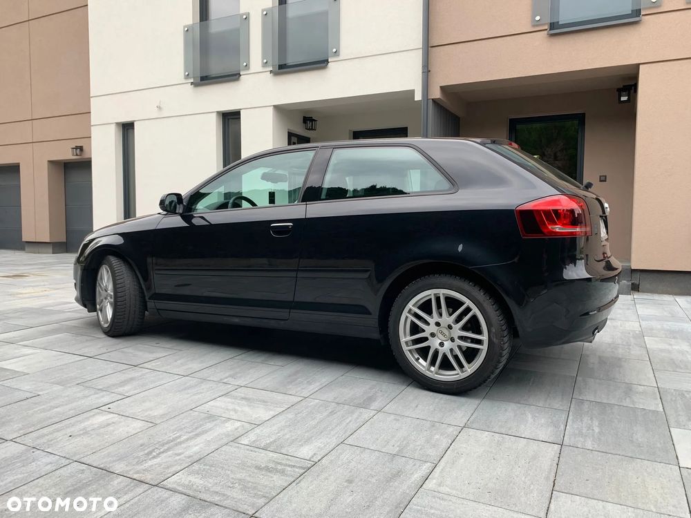Audi A3 3-drzwiowe 1.6 TDI DPF Attraction - 9