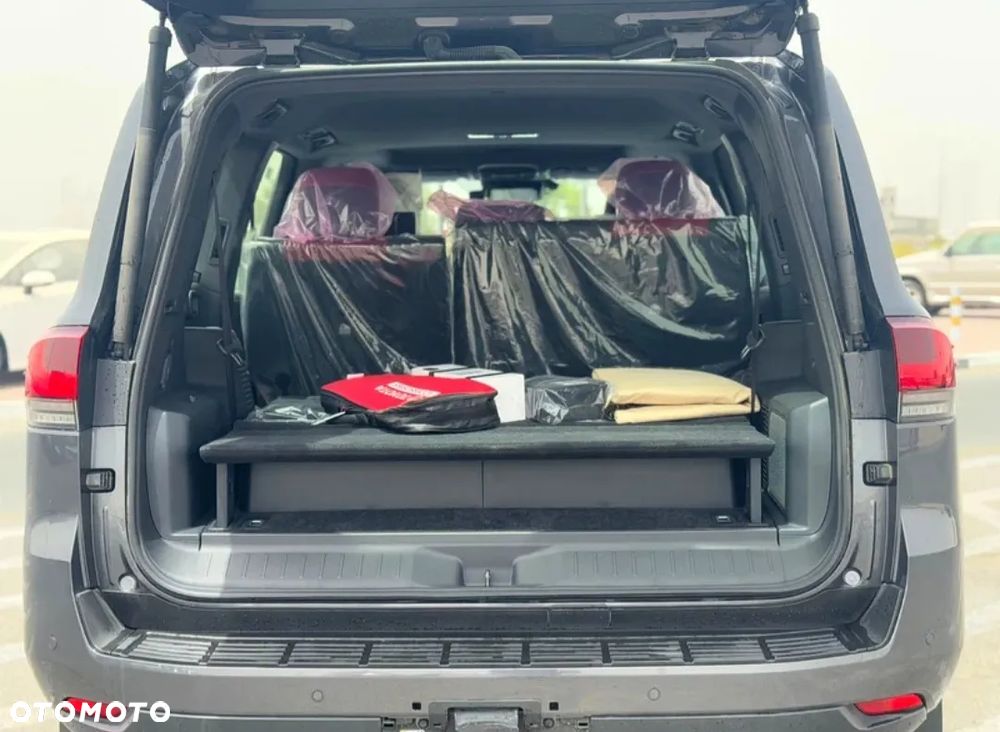 Toyota Land Cruiser - 12