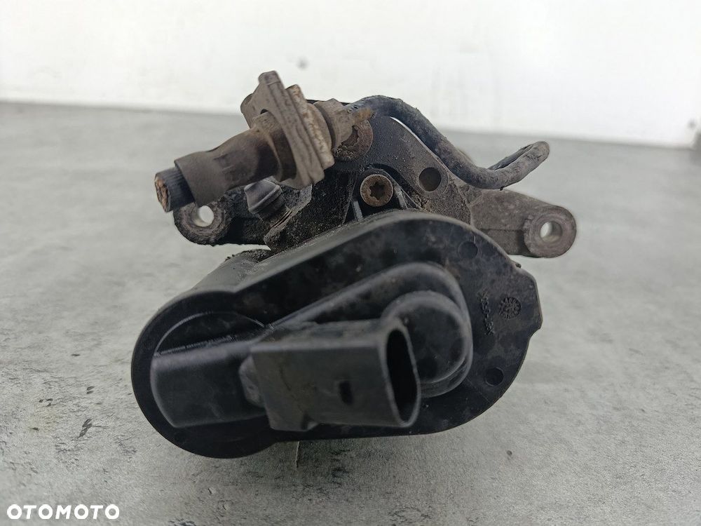 ZACISK HAMULCOWY LEWY TYŁ VW PASSAT B6 32332267 TRW 1.9 TDI - 8
