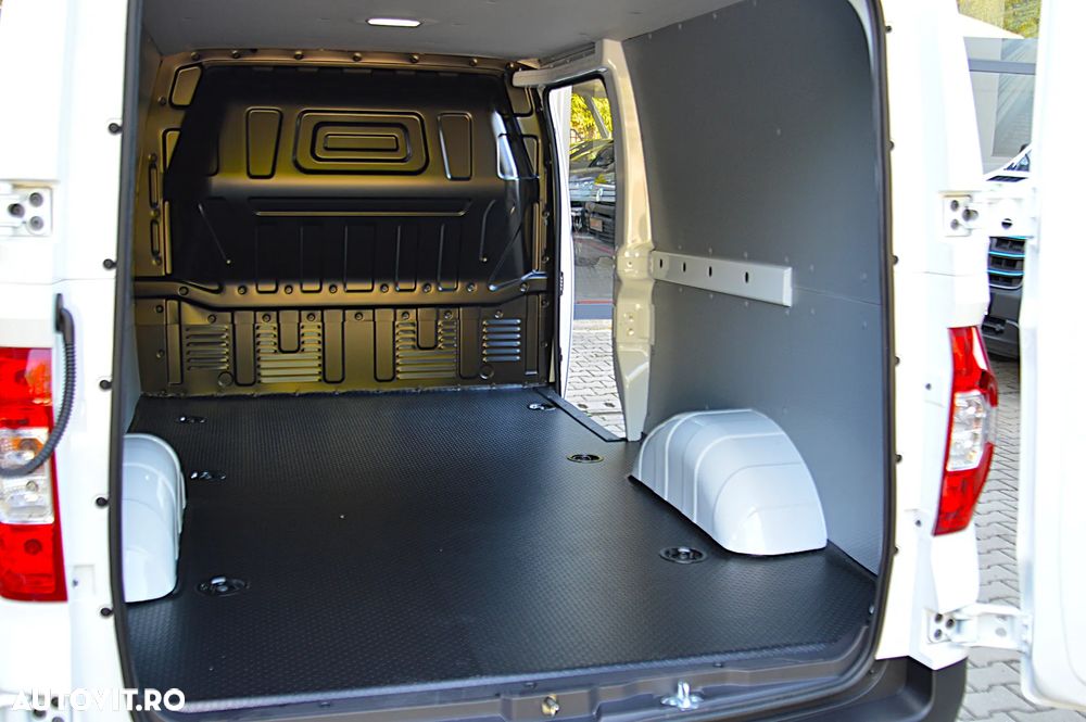 Maxus DELIVER 3 L2 H1 50KW - 29