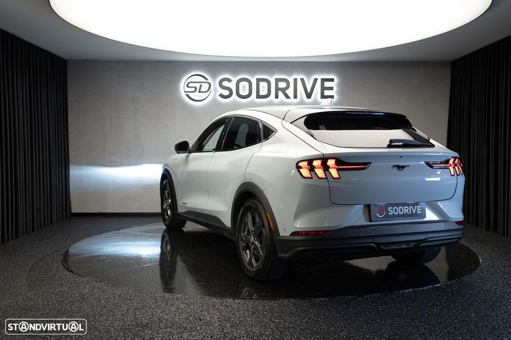Ford Mustang Mach-E 75.7 kWh Premium AWD - 27