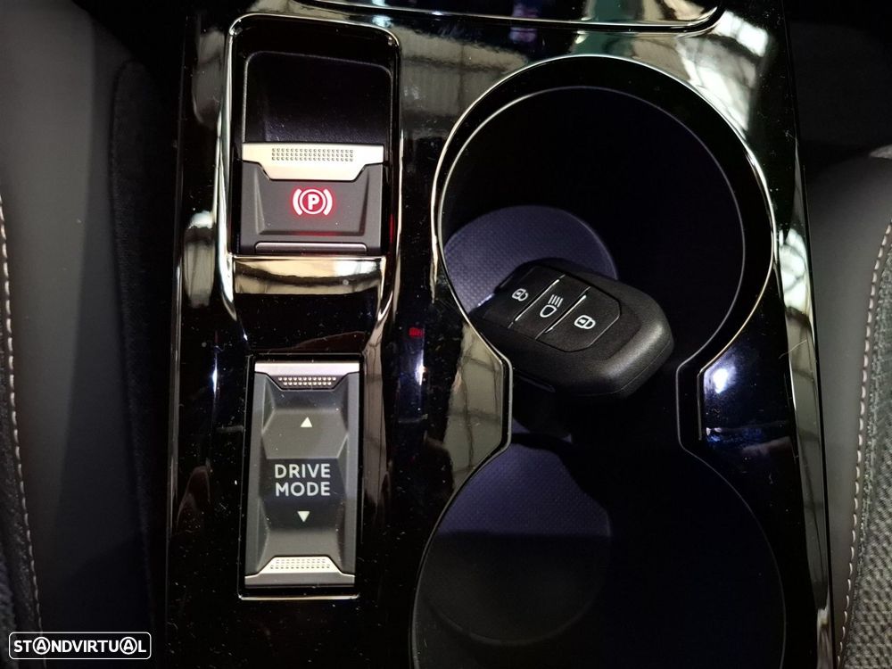 Peugeot e-2008 54 kWh Allure - 17