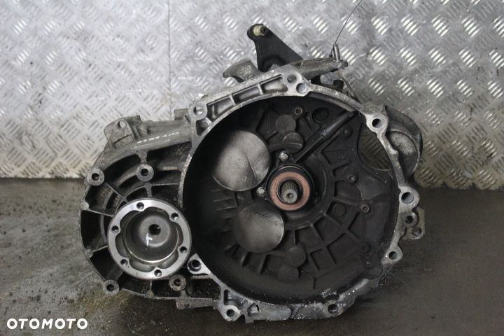 SKRZYNIA BIEGÓW VOLKSWAGEN PASSAT B6 2.0TDI - 1