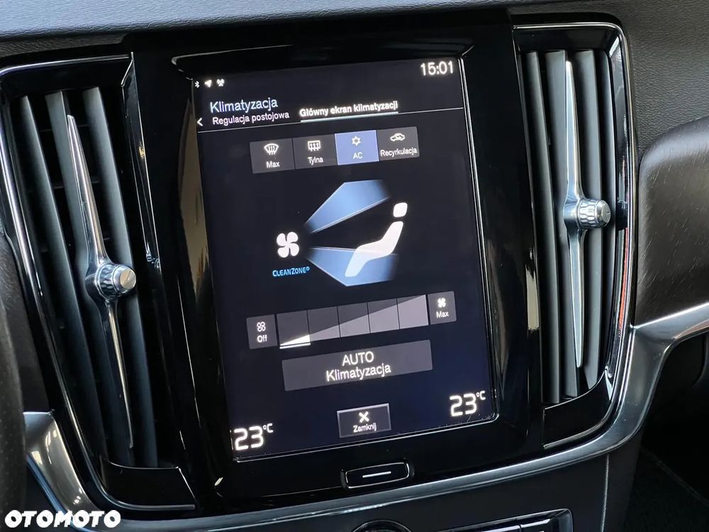 Volvo V90 Cross Country - 35