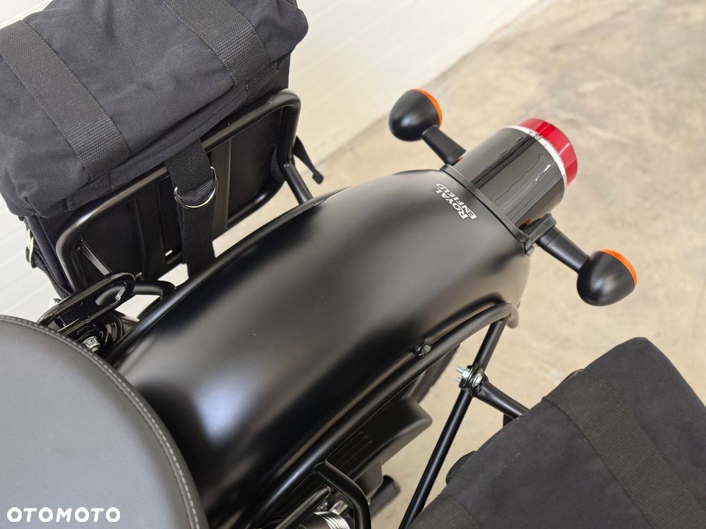 Royal Enfield Classic - 29