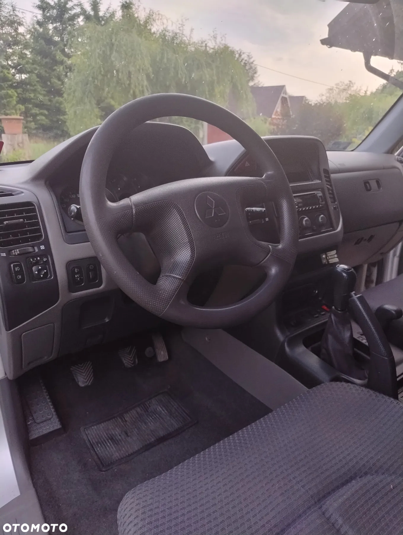 Mitsubishi Pajero - 13