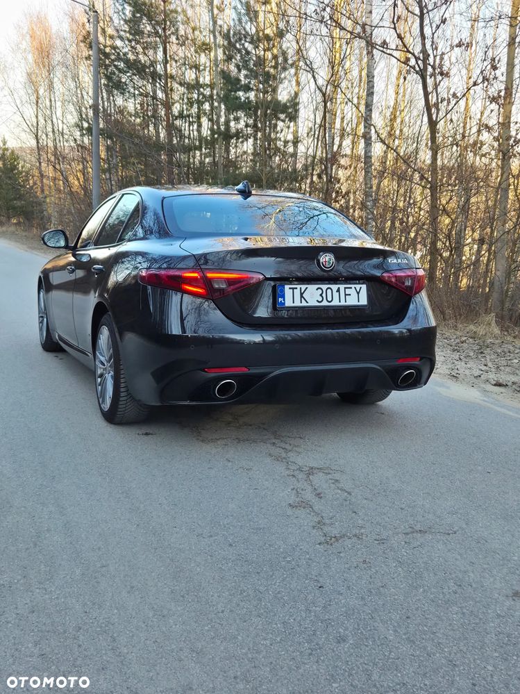 Alfa Romeo Giulia 2.0 Turbo 16V AT8 - 5