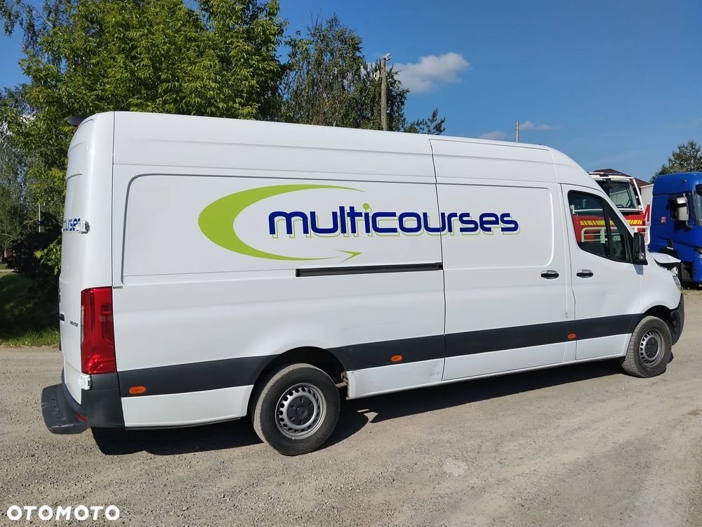 Mercedes-Benz Sprinter - 5