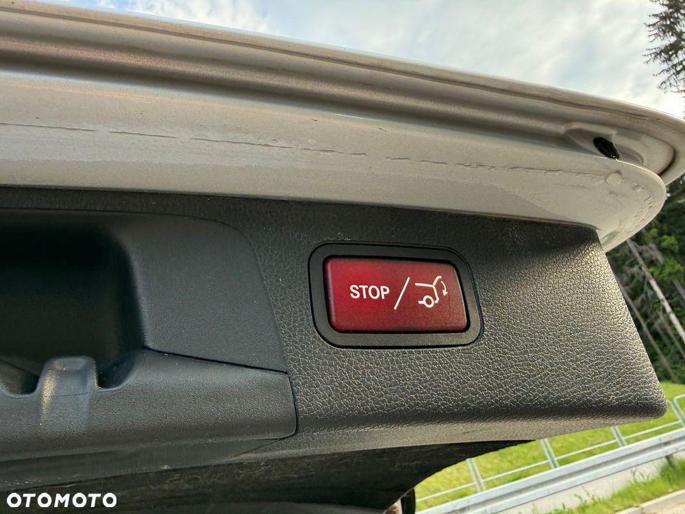 Mercedes-Benz Klasa E 220 d 9G-TRONIC - 20