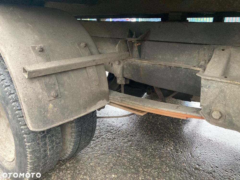 Mercedes-Benz 410 - 8