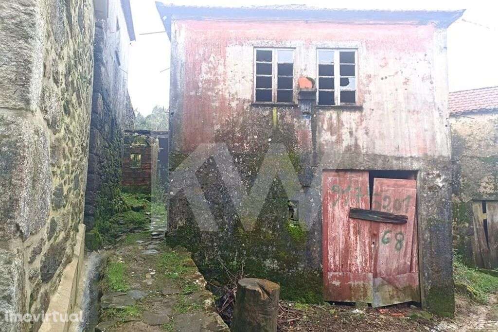 Moradia na serra, com logradouro para restaurar, Chã, Junqueira, Vale - Grande imagem: 2/19