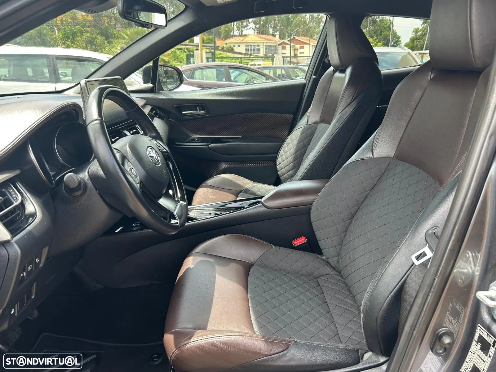 Toyota C-HR 1.8 HSD Exclusive+P.Luxury - 9