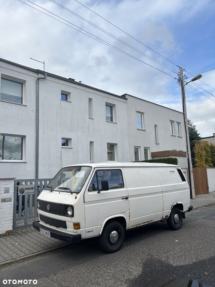 Volkswagen Transporter - 1