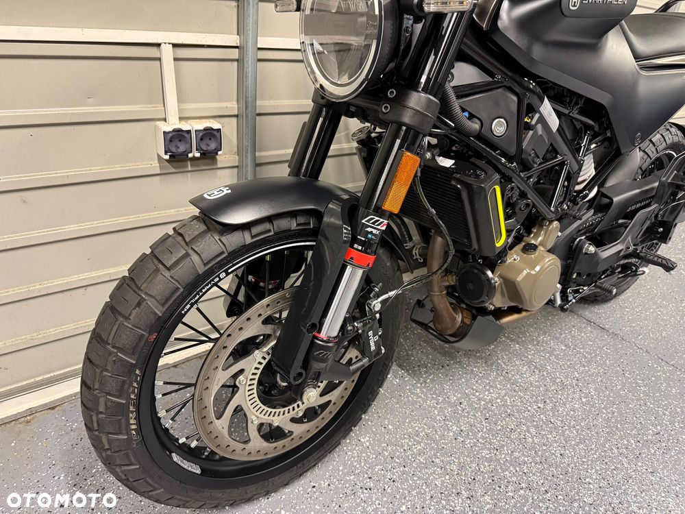 Husqvarna Svartpilen - 15