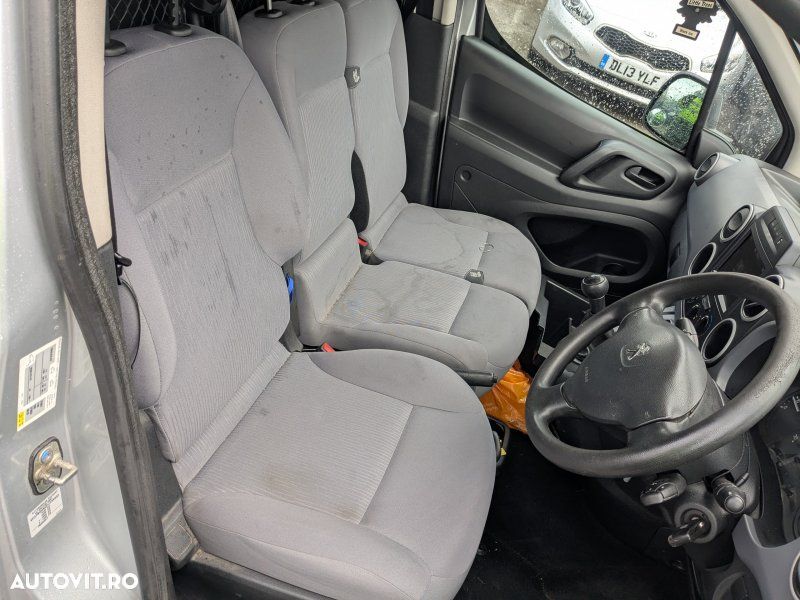 Dezmembrari / Dezmembrez Peugeot Partner (II) 1.6 HDi DV6ETED cutie viteze manuala cod culoare EZR - 8