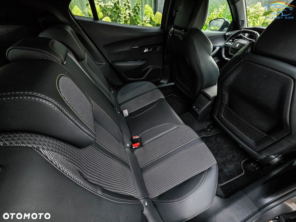 Peugeot 2008 BlueHDi 130 EAT8 GT - 17