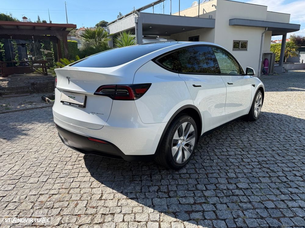 Tesla Model Y Long Range Dual Motor AWD - 4