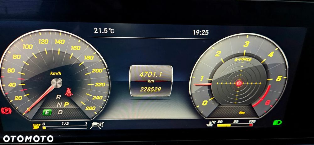 Mercedes-Benz Klasa E 300 d 9G-TRONIC - 16