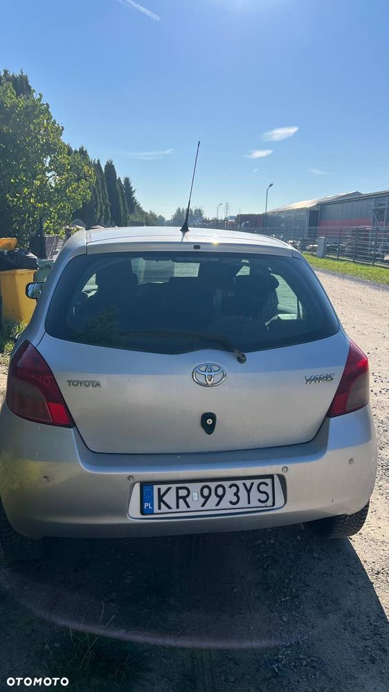 Toyota Yaris 2007 photo 4